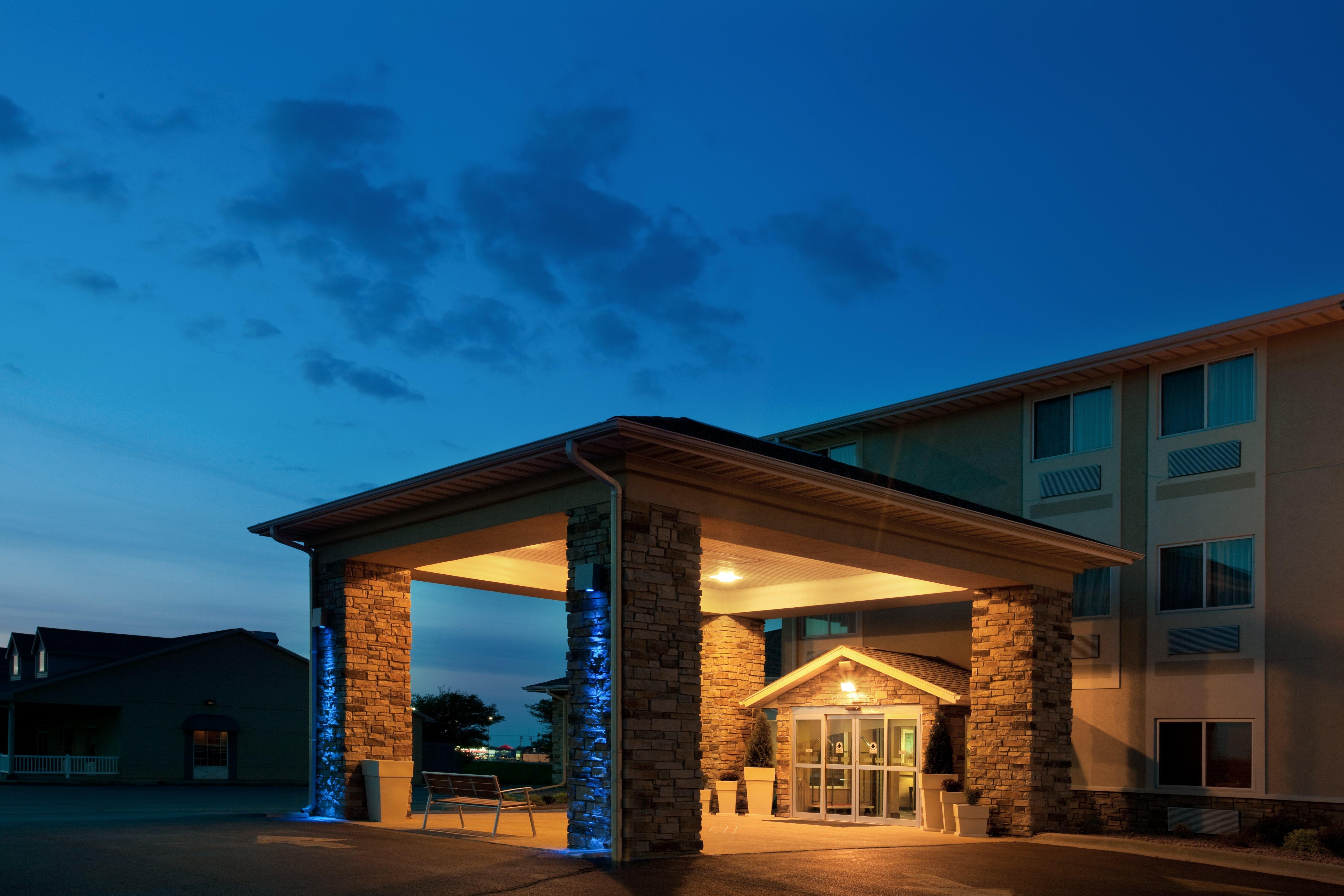 Holiday Inn Express Tuscola Экстерьер фото