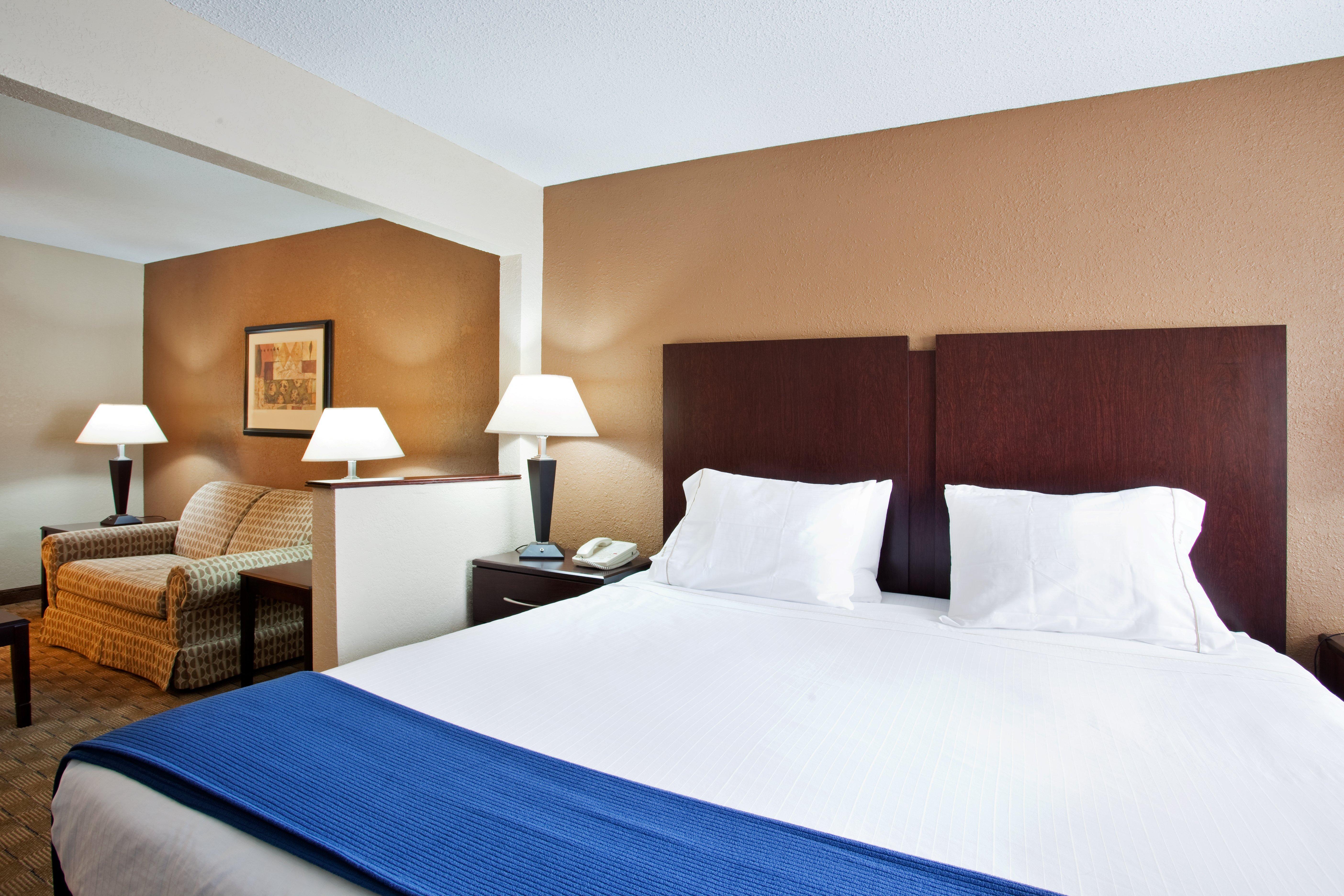 Holiday Inn Express Tuscola Номер фото