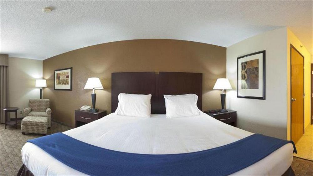 Holiday Inn Express Tuscola Экстерьер фото